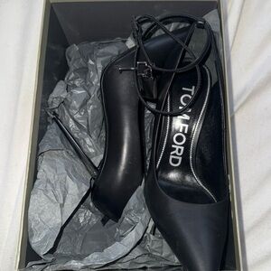 Tom Ford padlock pumps